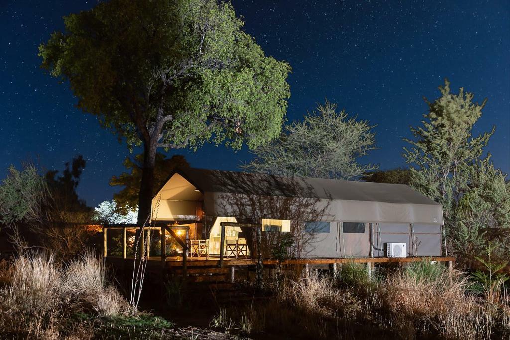 Вилла Tlouwana Camp Касане Экстерьер фото
